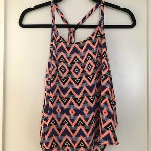 Open back geometric tank